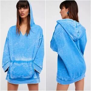 FREE PEOPLE "Get It" Oversized Hoodie Sweatshirt in Distressed Blue Size M